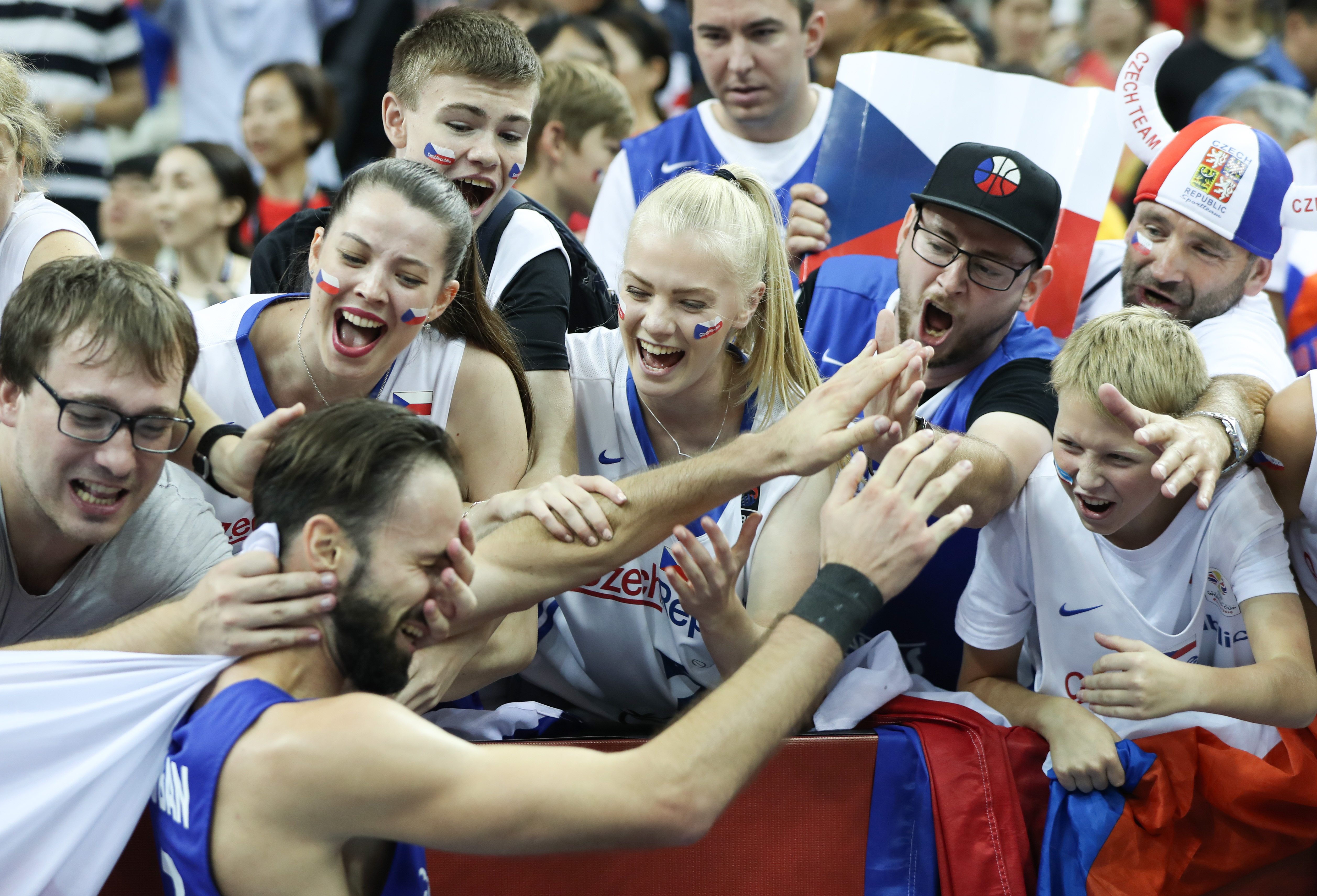 开云体育中国-捷克队取胜在望，提升积分晋级下一轮的简单介绍