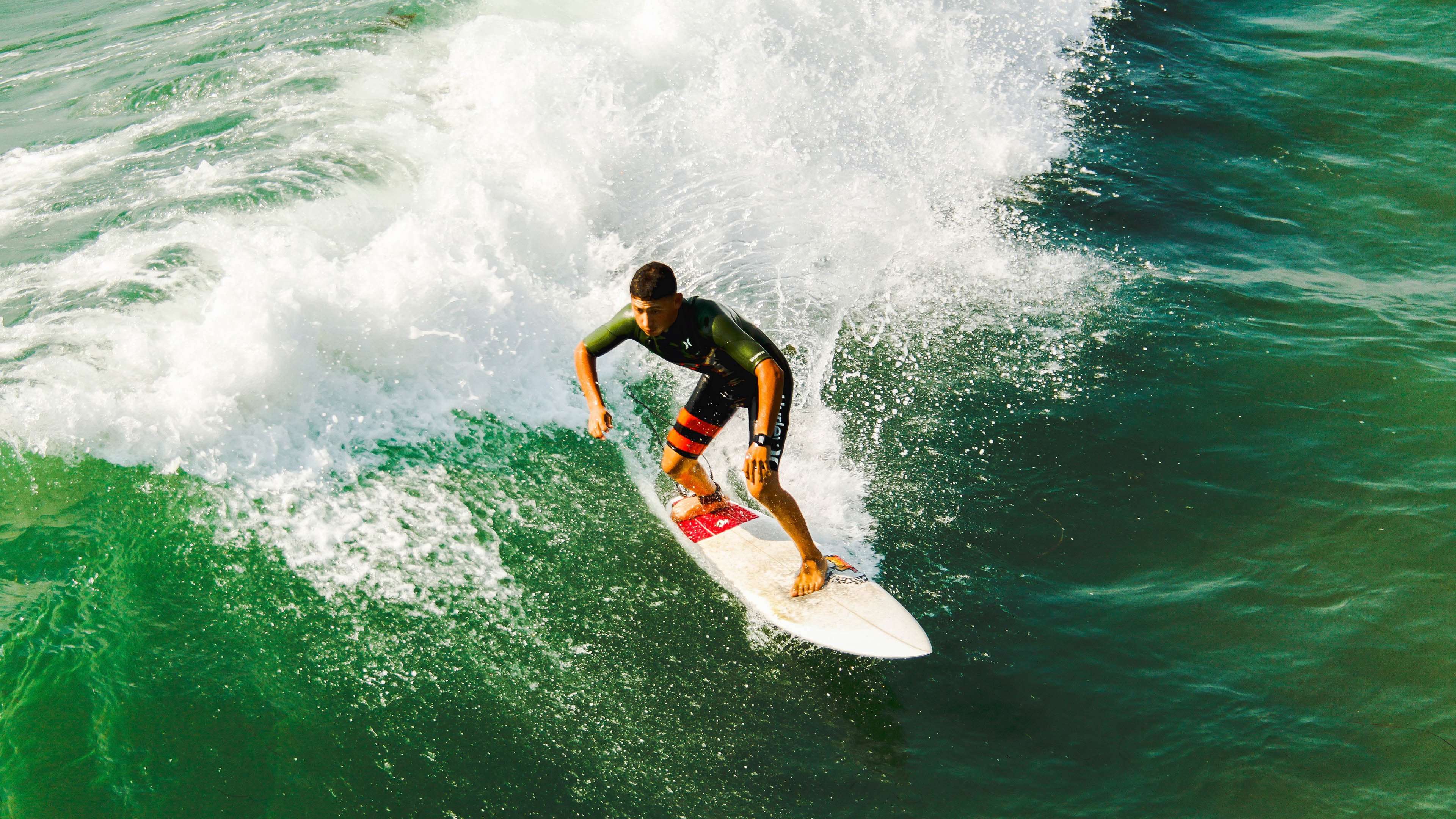 年度焦点之战之夜，孙兴慜一锤定音，亚洲之光闪耀欧洲