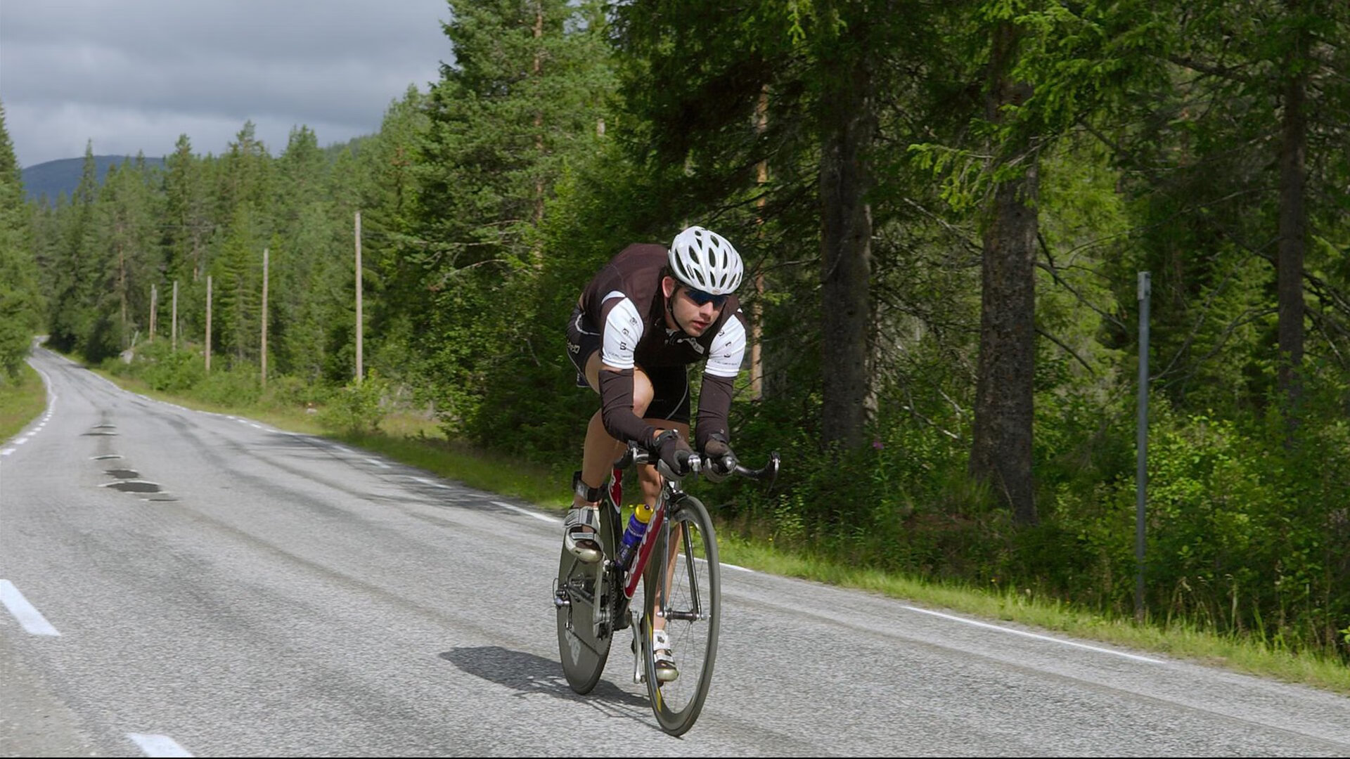 开云体育入口-当巴黎铁塔遇见长城，皮克进攻端无人可挡的跨文化启示